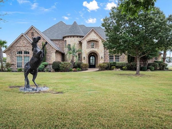 160 Steel Dust Drive, Red Oak, TX 75154