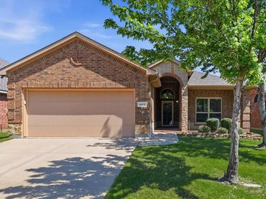 1405 Castlegar Lane, Fort Worth, TX 76247