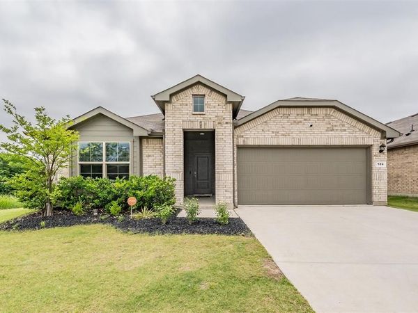 104 Piping Rock Drive, Fort Worth, TX 76131