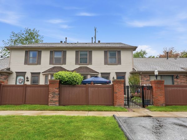 41379 Southwind Drive, Canton, MI 48188