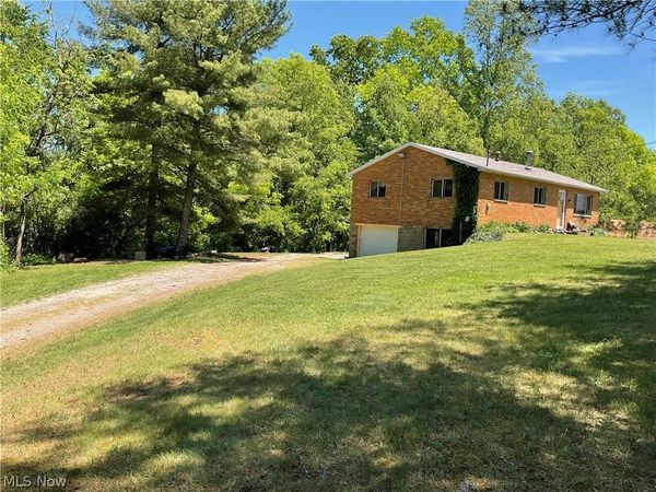 485 Grant Hill Road , Davisville, WV 26142
