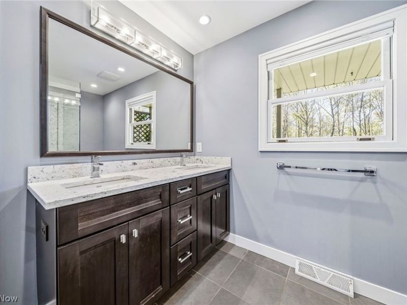 11790 Arbor Glen Drive, Chardon, OH 44024 Photo 14