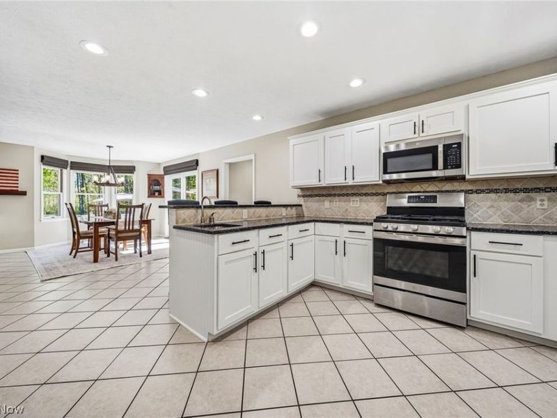 11790 Arbor Glen Drive, Chardon, OH 44024 Photo 8