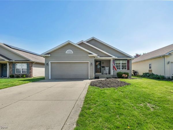 325 Longfellow Street , Elyria, OH 44035
