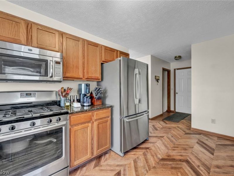 325 Longfellow Street, Elyria, OH 44035 Photo 10