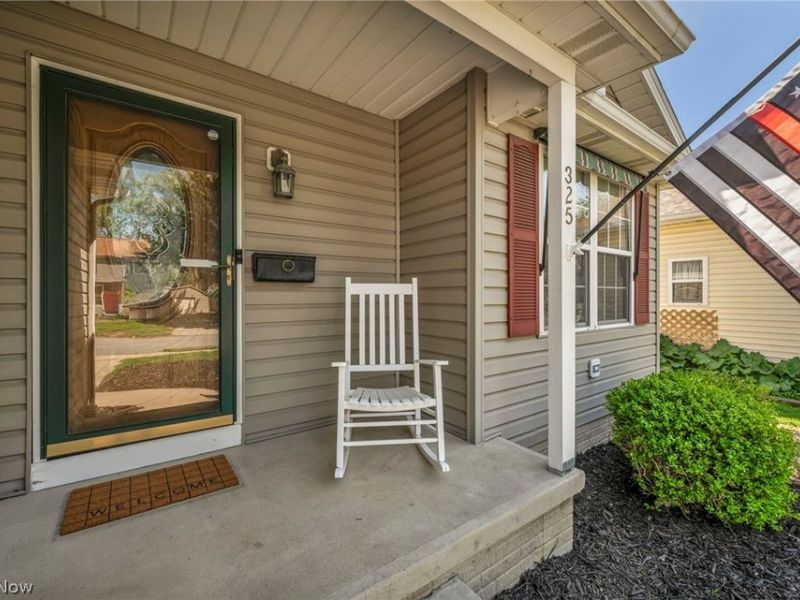 325 Longfellow Street, Elyria, OH 44035 Photo 5
