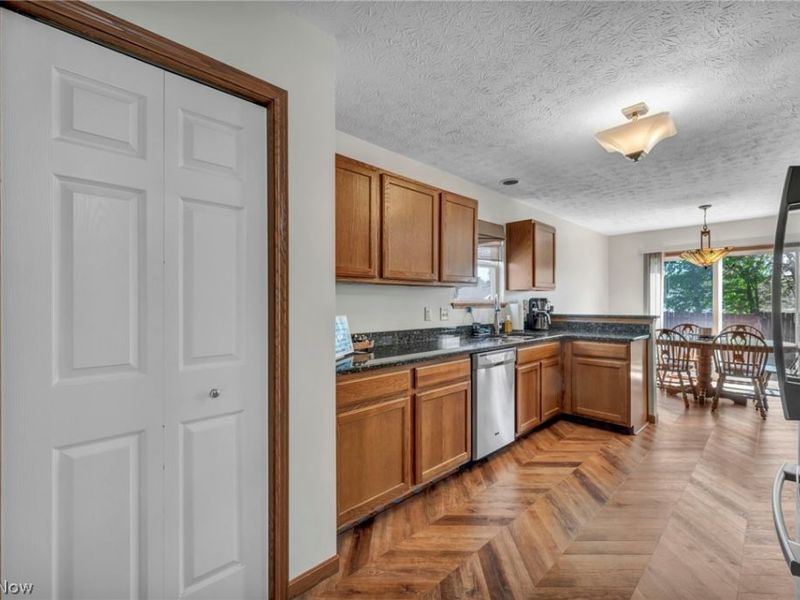 325 Longfellow Street, Elyria, OH 44035 Photo 7