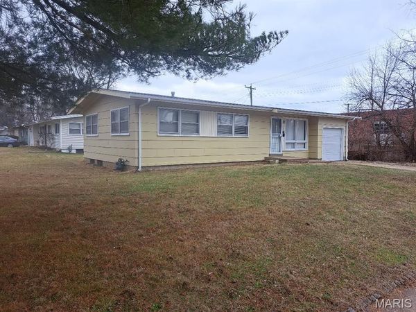 3100 Canfield Drive , Ferguson, MO 63136