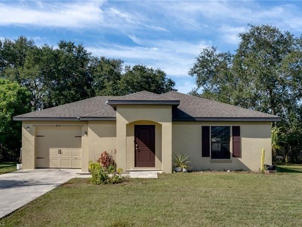 824 Umber DR , FORT MYERS, FL 33913