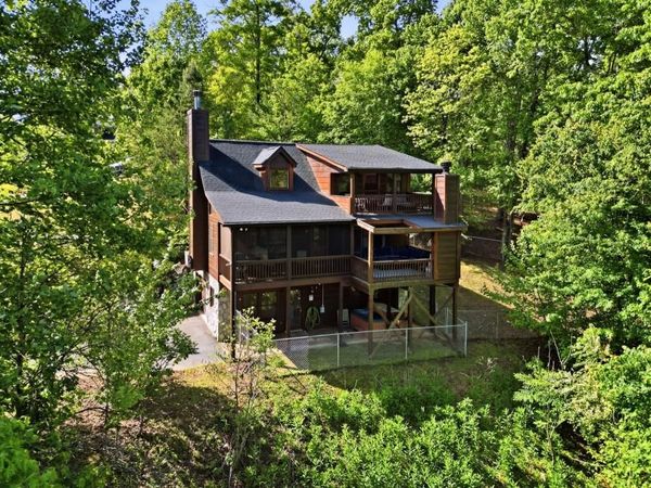 303 Pine Forest Loop, Blue Ridge, GA 30513