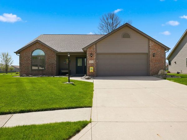 1503 Classic Lake Cove, Huntertown, IN 46748