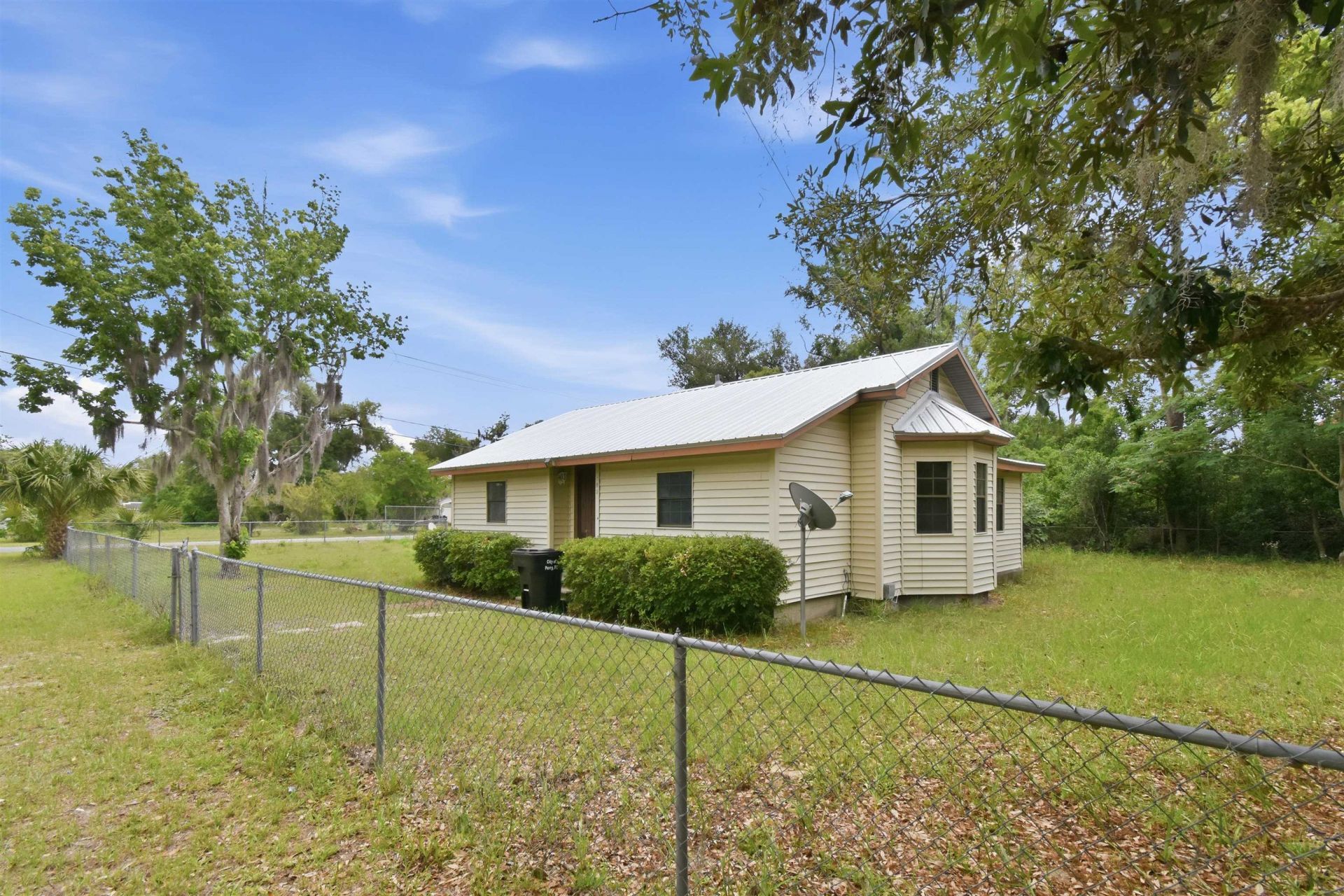 603 W Julia Street, Perry, FL 32347 Photo
