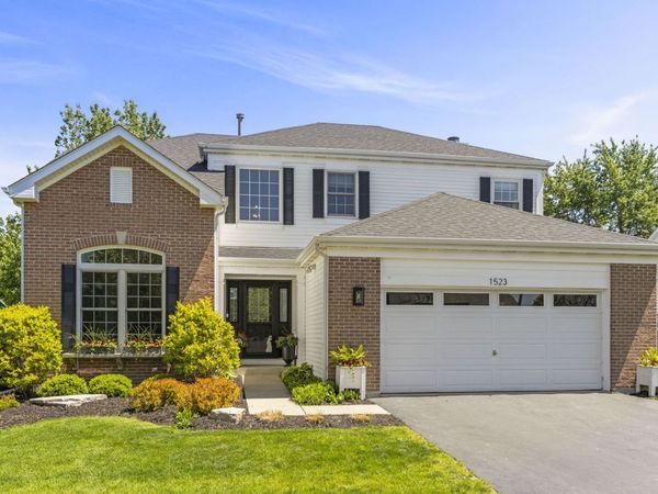 1523 Schumacher Drive W, Bolingbrook, IL 60490