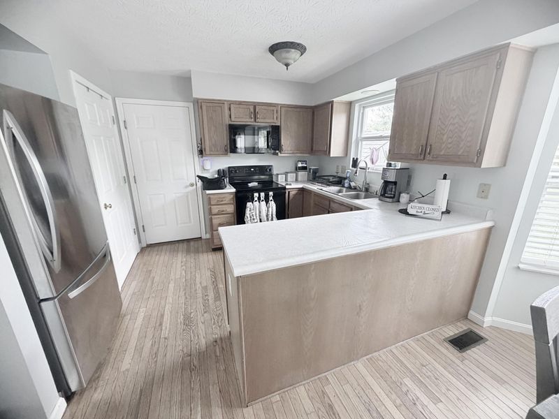 1896 Falcon Crest Circle, Hebron, KY 41048 Photo 5