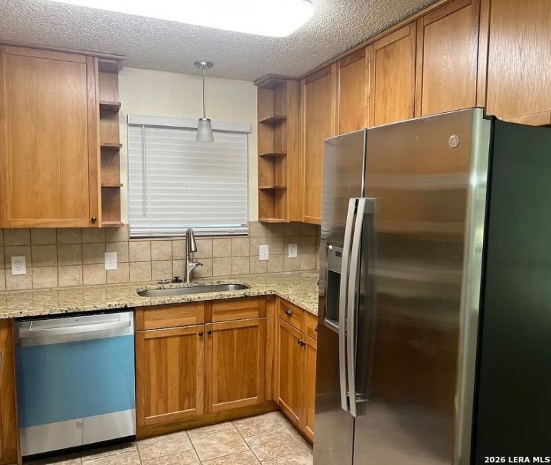 716 -718 Rosewood, Boerne, TX 78006 Main Photo