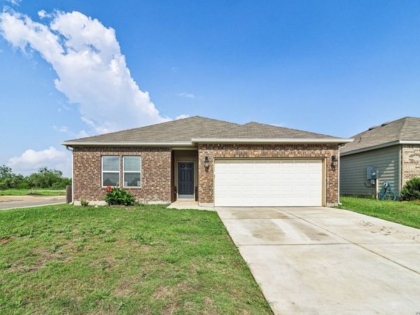 20045 Huckleberry St, Lytle, TX 78052