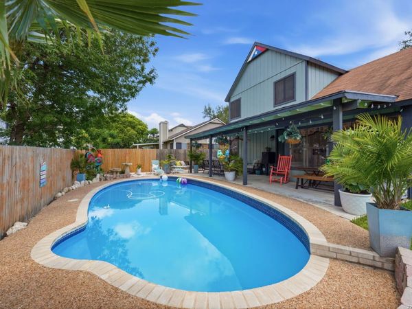 302 HORNBEAN LN, Cibolo, TX 78108