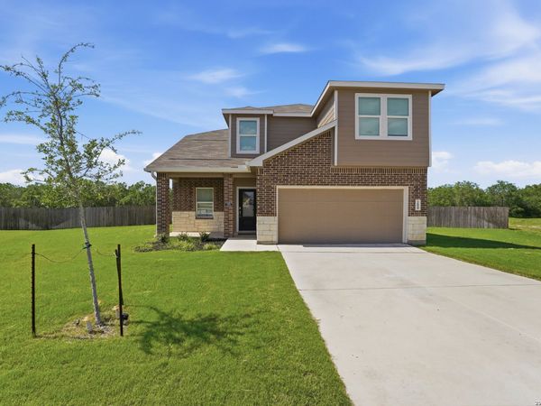 200 Alta Vista Ter, Seguin, TX 78155