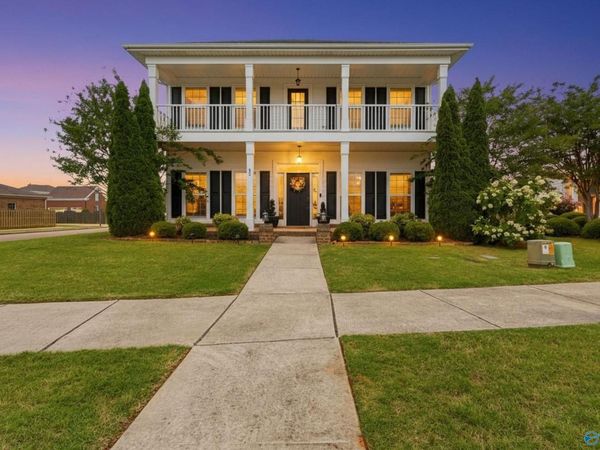 52 Atherton Circle SW, Huntsville, AL 35824