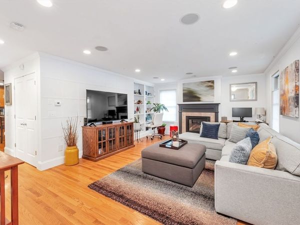 196 Durnell Ave, Unit 196, Boston, MA 02131