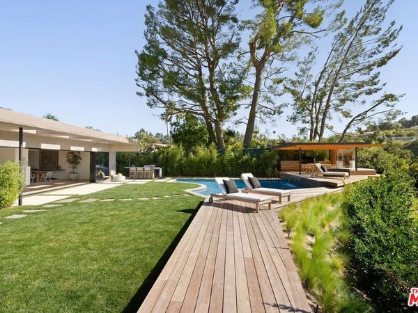 3565 Crownridge Drive, Sherman Oaks, CA 91403