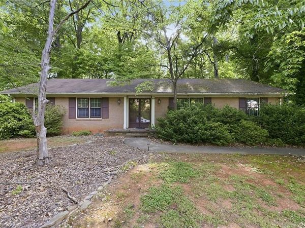606 Leawood Drive , Greensboro, NC 27410