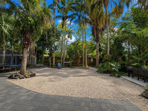 6834 SW 78th Ter, South Miami, FL 33143