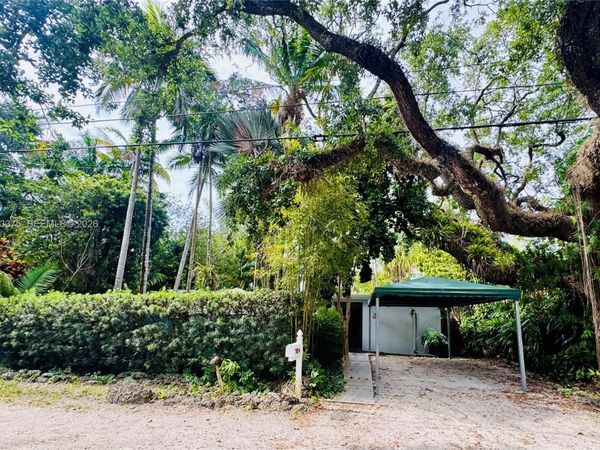 6834 SW 78th Ter, South Miami, FL 33143