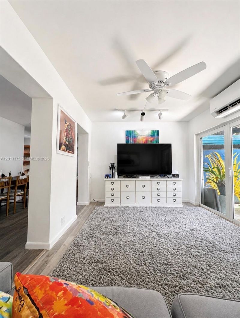 6834 SW 78th Ter, South Miami, FL 33143 Photo