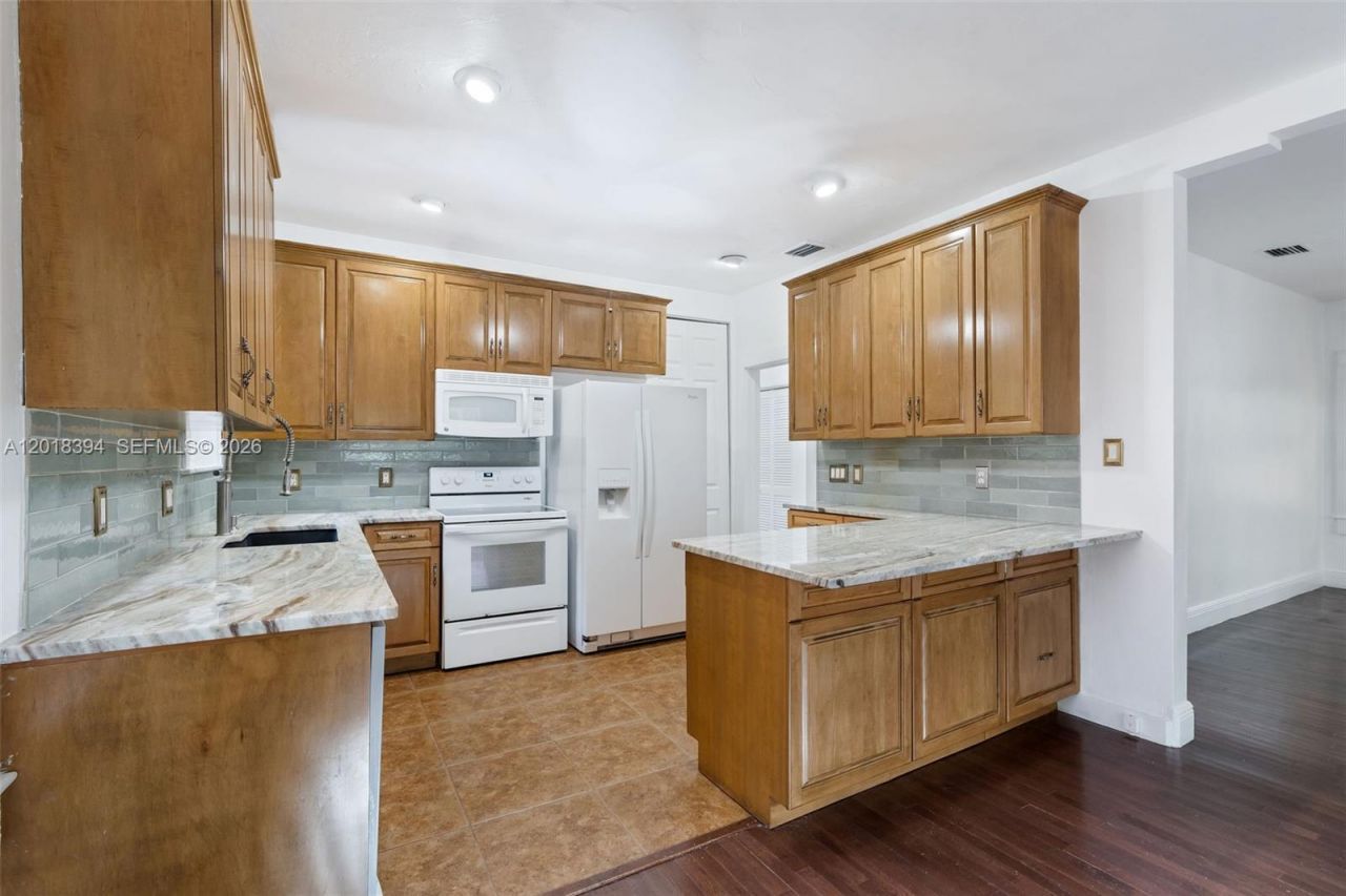 2465 Inagua Ave , Miami, FL 33133 Photo