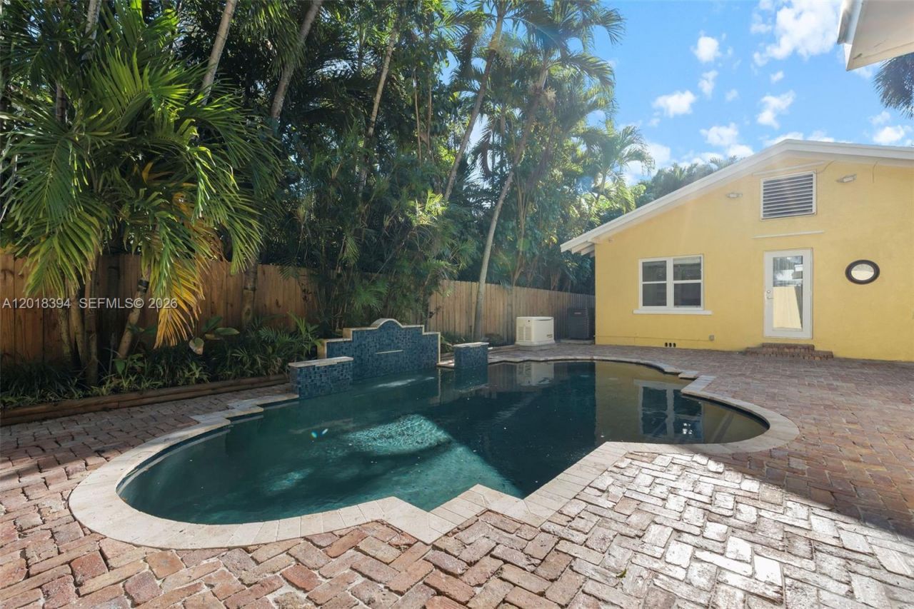 2465 Inagua Ave , Miami, FL 33133 Photo
