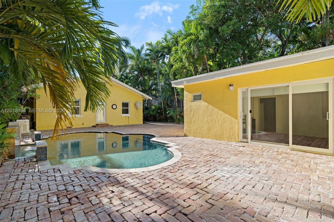 2465 Inagua Ave , Miami, FL 33133 Photo