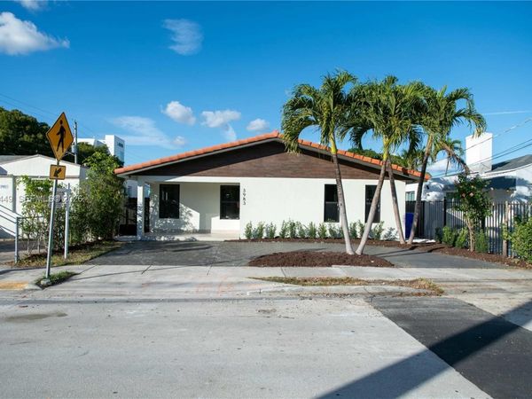 3983 SW 2nd St , Miami, FL 33134
