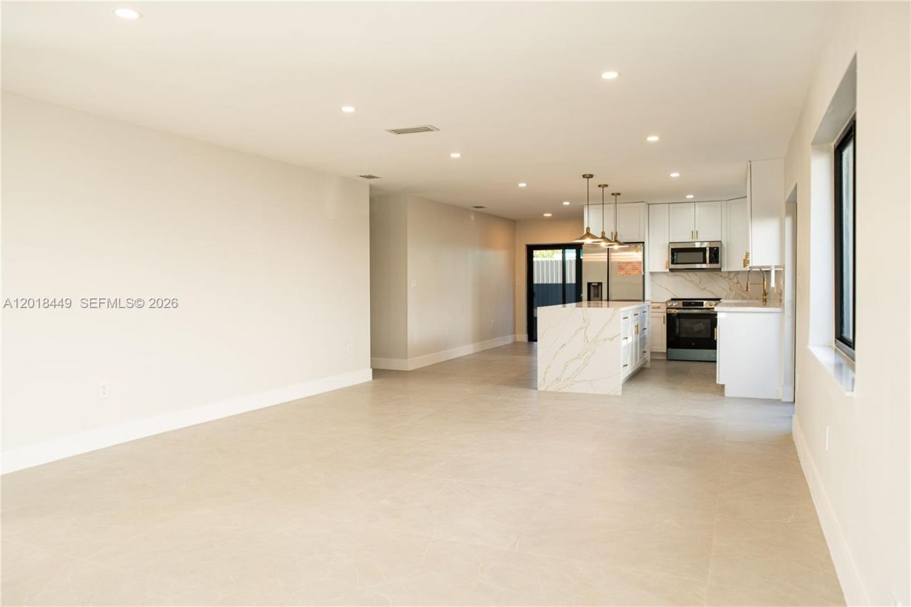 3983 SW 2nd St , Miami, FL 33134 Photo