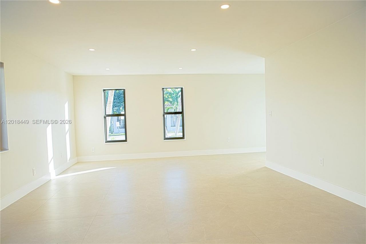 3983 SW 2nd St , Miami, FL 33134 Photo