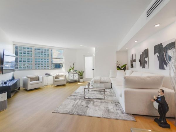801 Brickell Bay Dr , Unit 1962, Miami, FL 33131