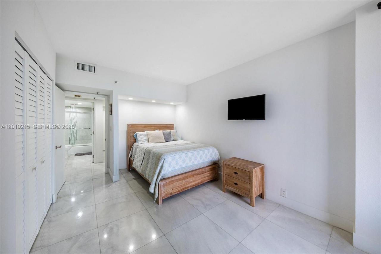520 Brickell Key Dr , Unit A710, Miami, FL 33131 Photo