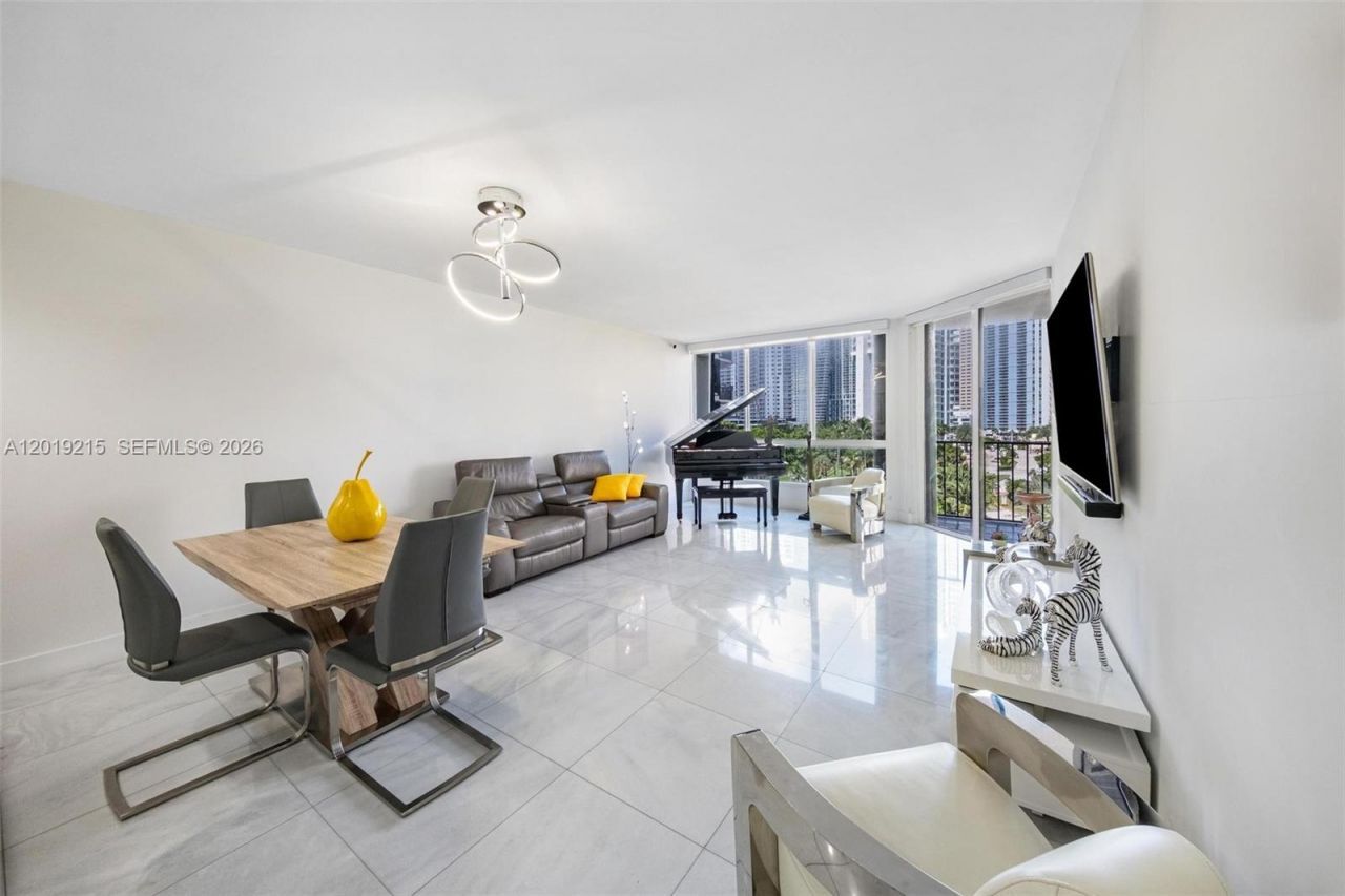 520 Brickell Key Dr , Unit A710, Miami, FL 33131 Photo