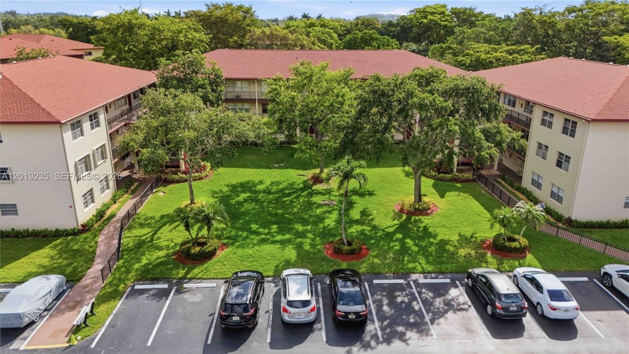 151 SW 134th Way, Unit 206N, Pembroke Pines, FL 33027 Photo