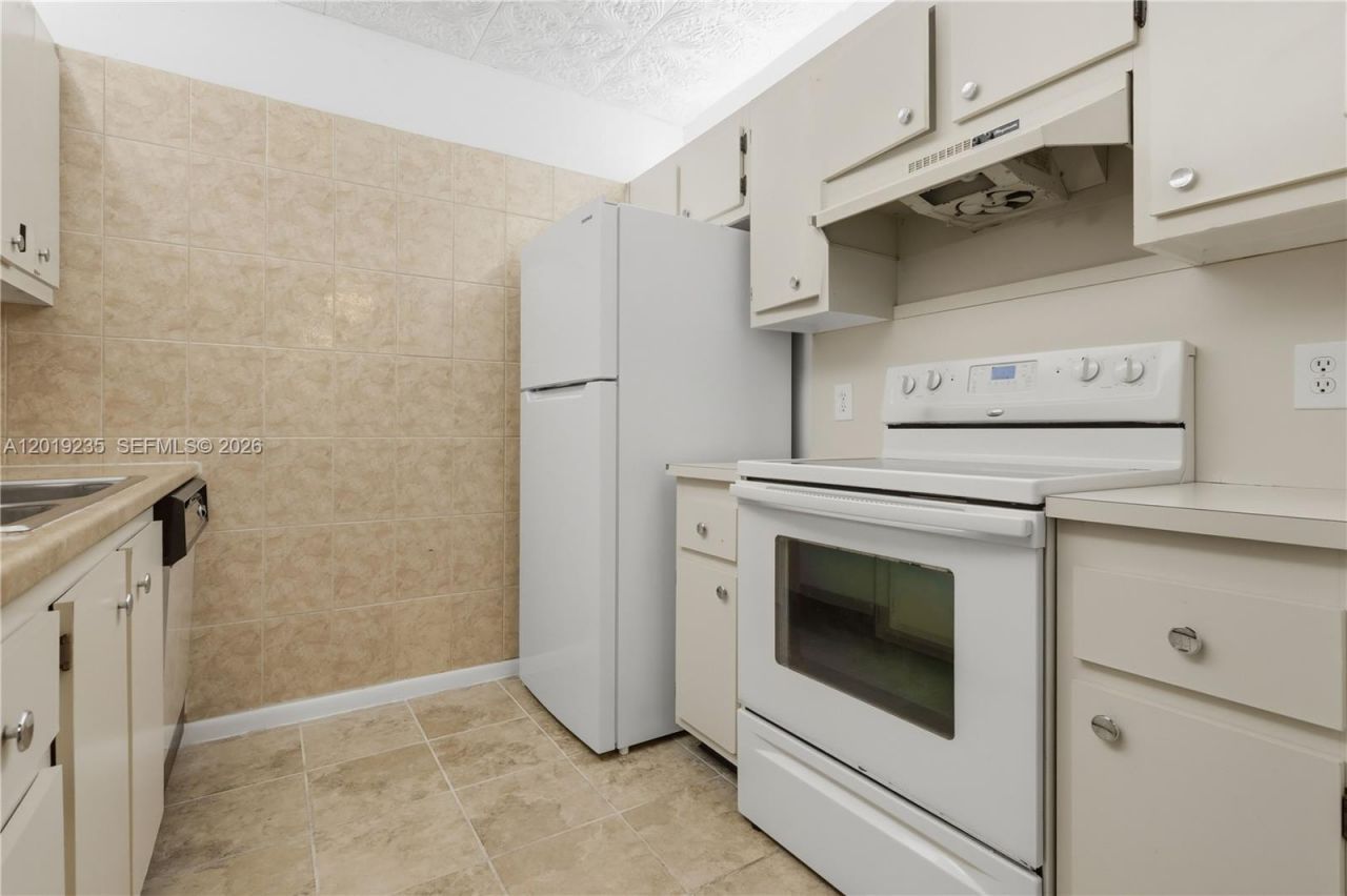 151 SW 134th Way , Unit 206N, Pembroke Pines, FL 33027 Photo