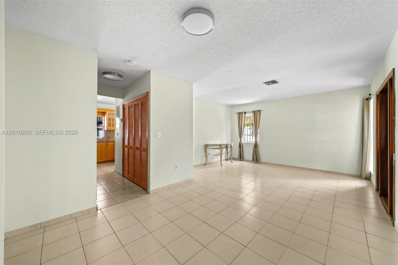 13 SW 97th Pl, Miami, FL 33174 Photo