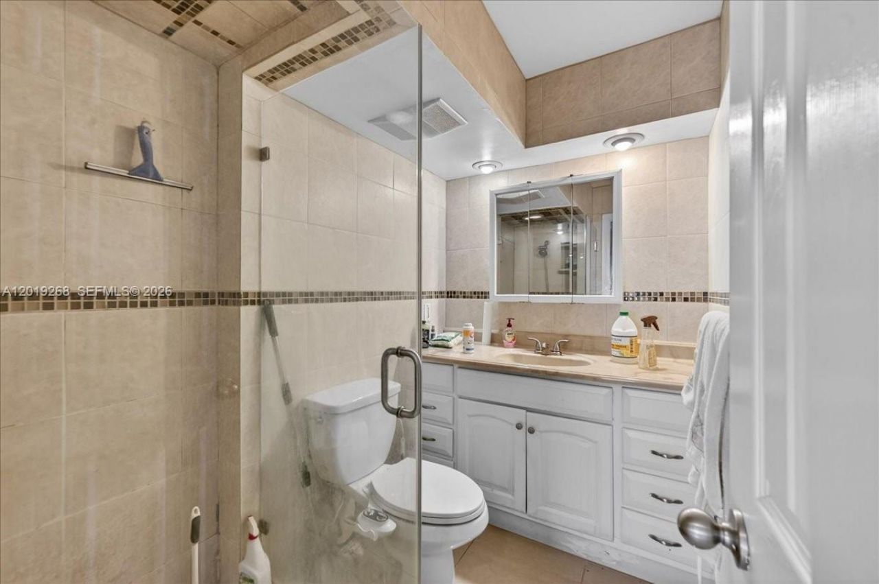 2115 NE 37th Dr, Unit 120, Fort Lauderdale, FL 33308 Photo