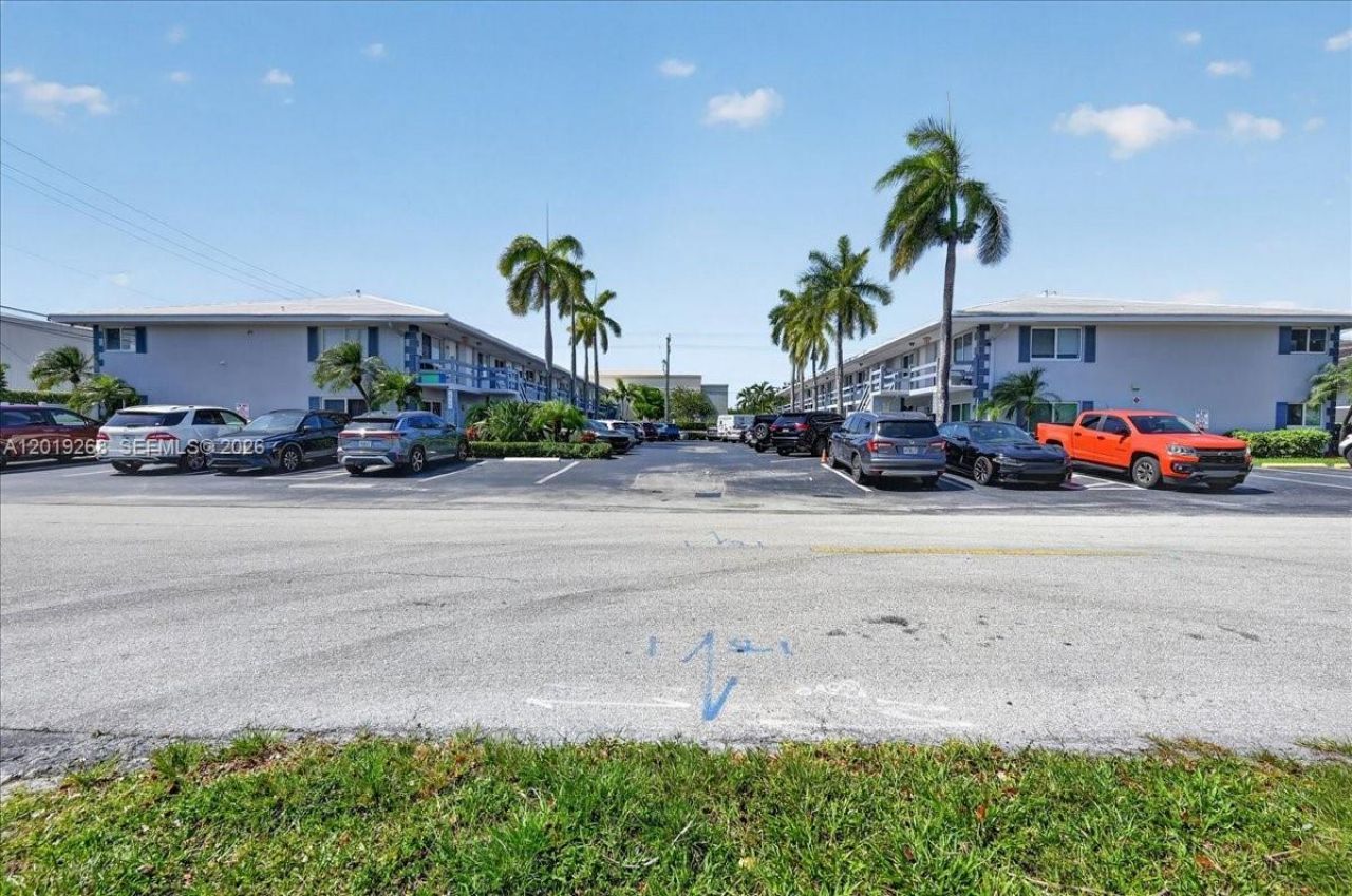 2115 NE 37th Dr, Unit 120, Fort Lauderdale, FL 33308 Photo