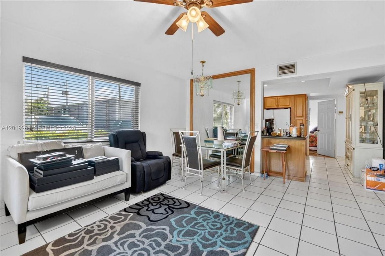 2115 NE 37th Dr, Unit 120, Fort Lauderdale, FL 33308 Photo