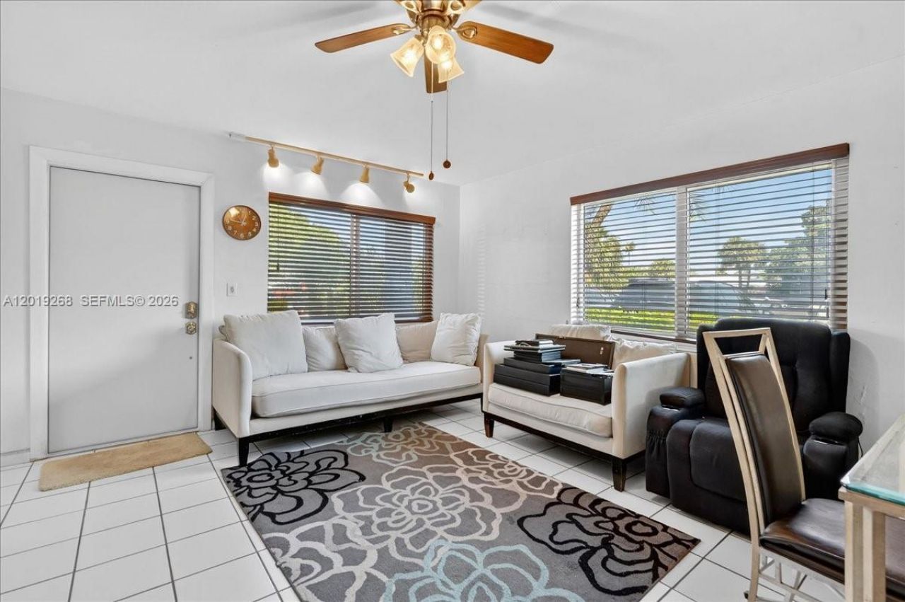 2115 NE 37th Dr, Unit 120, Fort Lauderdale, FL 33308 Photo