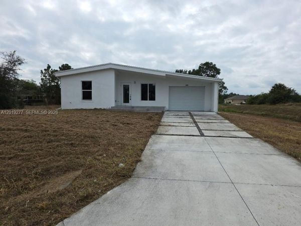 2615 SW 32nd St. , Lehigh Acres, FL 33976