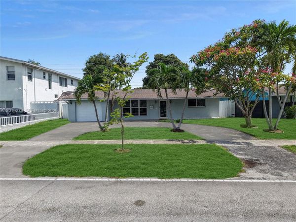 4721 W Park Rd , Hollywood, FL 33021