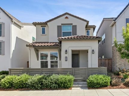 2352 Bronze Star Way, Sacramento, CA 95818 Photo