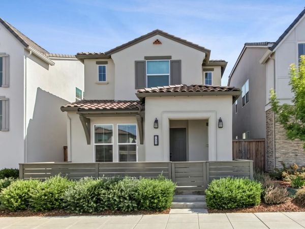 2352 Bronze Star Way, Sacramento, CA 95818