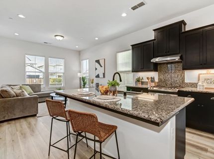 2352 Bronze Star Way, Sacramento, CA 95818 Photo